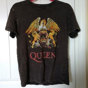 QUEEN band shirt
